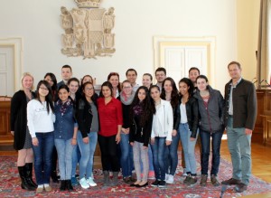 IMG_Gruppenfoto mit Abgeordneten_schnitt