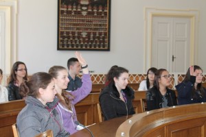 IMG_Nena stellt Frage