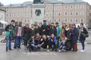 1602_STARTSbg_Sozialprojekt_Ausflug_Gruppenfoto_Alle (1024x683)